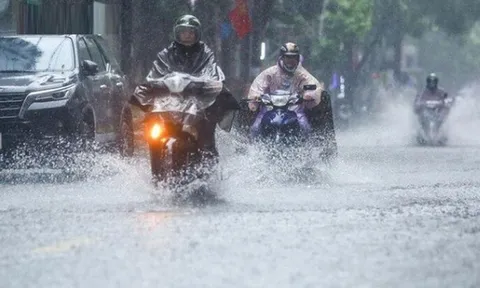 Miền Bắc liên tiếp đón không khí lạnh tràn về, nhiệt độ giảm nhanh, mưa dông sầm sập