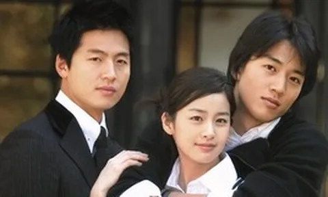 Nam thần xấu tính nhất showbiz bị bạn gái “đá” vì Kim Tae Hee, tiếp tục bị mỹ nhân kém 13 tuổi ruồng bỏ qua tin nhắn