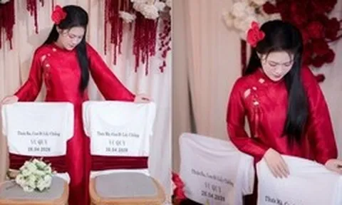 Cô dâu lặng lẽ đứng cạnh 2 ghế trống, người trong cuộc kể chuyện phía sau gây xúc động