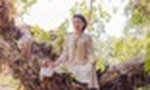 Mẹ ruột "nữ hoàng" showbiz Việt đăng ảnh ngồi thiền trên cây, nói thẳng lý do tu tập vẫn nóng giận