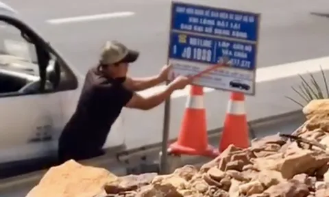 Đơn vị quản lý đề nghị xử lý người đàn ông phá hoại biển thông tin trên cao tốc
