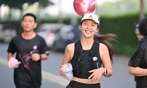 Khả Ngân khiến khán giả "choáng" vì thành tích ấn tượng