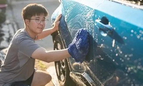 Đàn ông bỗng chăm dọn rửa ô tô nhiều khả năng đang ngoại tình