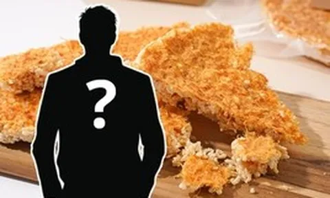 Nam ca sĩ hết thời, tình cờ kinh doanh phất lên thành "đại gia cơm cháy"