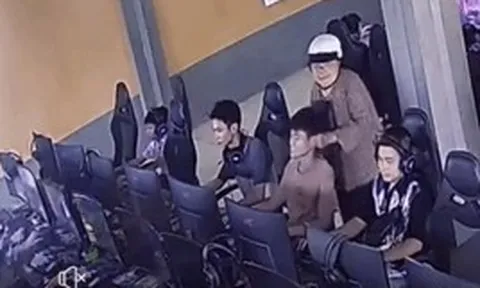 Camera ghi lại cảnh bà đi tìm cháu trong quán net nhưng lại "bắt nhầm" người