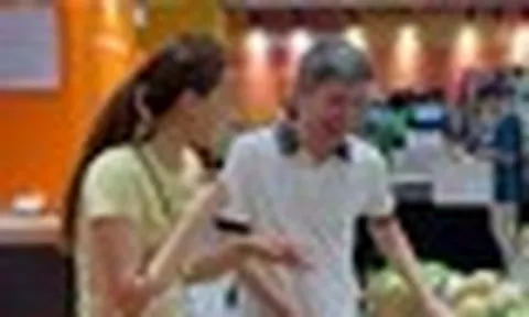 Vợ NSND Công Lý: "Anh Lý bệnh tật, cô ta vẫn bắt quay 10 clip, chụp 25 tấm ảnh mới trả 20 triệu/tháng"