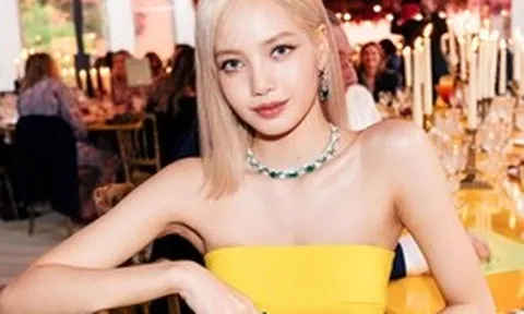 Một bức ảnh của Lisa (BLACKPINK) có giá 16 tỷ đồng