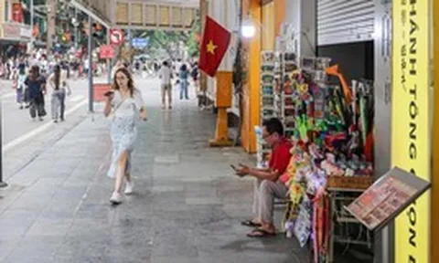Cho thuê vỉa hè đúng cách, lối đi vẫn thoáng, hàng quán vẫn kiếm bộn tiền