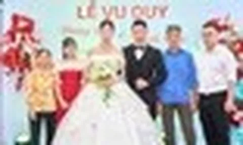Con dâu đi bước nữa, bố mẹ chồng cũ tổ chức đàng hoàng ở Phú Thọ, vừa tiếp khách vừa chảy nước mắt