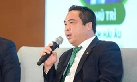 Ông Lưu Bách Đạt - TGĐ Hoá chất Đức Giang làm Chủ tịch công ty sản xuất ắc quy thay ông Đào Hữu Huyền