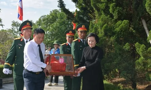 Đón 80 hài cốt liệt sĩ quân tình nguyện, chuyên gia Việt Nam hy sinh tại Lào trở về đất mẹ