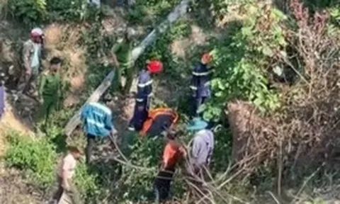 Đạp xe 'phượt' qua đèo, hai học sinh lao xuống vực sâu 50m