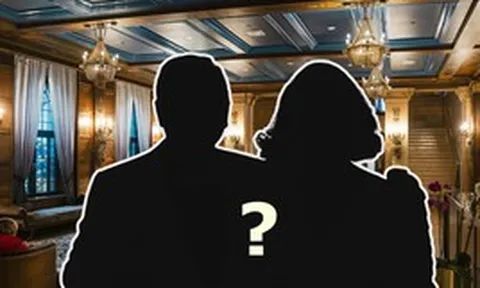 Cặp đôi showbiz để lộ chuyện "ông ăn chả, bà ăn nem" đúng ngay kỷ niệm ngày cưới