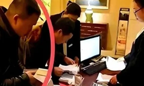 Họp lớp hết 116 triệu, cậu bạn cá biệt năm xưa đứng dậy trả tiền, nói một câu khiến tất cả đứng hình rồi lặng lẽ rời nhóm
