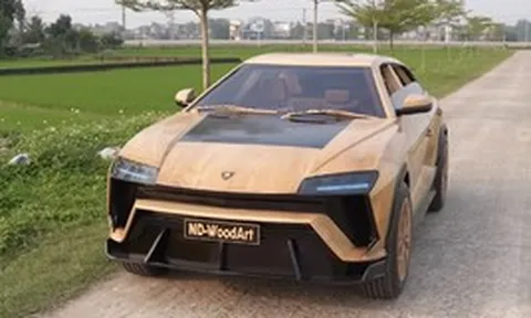 Ông bố Bắc Ninh tự chế 'siêu xe gỗ' giống Lamborghini Urus: Khung gầm sắt, lốp gỗ khắc tay như thật, động cơ điện đặt sau