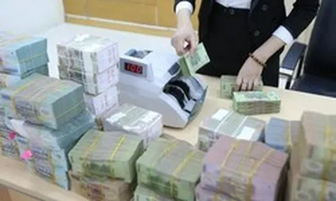 Người dân tăng mạnh nắm giữ tiền mặt: Chuyện gì đang xảy ra?