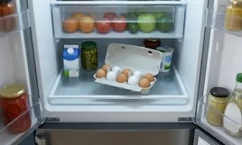Cho mẹ con cô chồng ở nhờ mấy ngày đi thi, lúc tiễn khách ra bến xe về tôi mở tủ lạnh ra mà nghẹn ứ