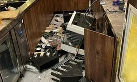 Nam du khách nước ngoài bất ngờ đập phá quán cà phê ở trung tâm Đà Nẵng