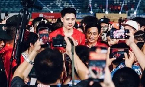Ánh mắt tự hào của bố Đình Bắc nói lên tất cả!