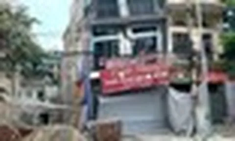Đào móng khiến nhà hàng xóm nứt toác, nguy cơ sập đổ