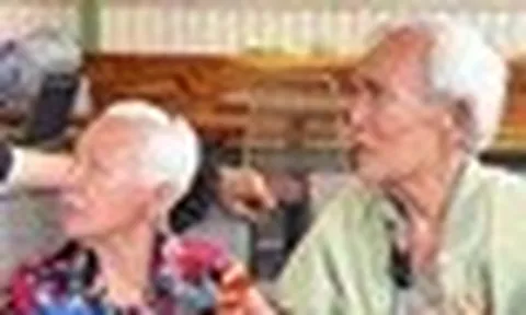 Vợ chồng nghệ sĩ già bị lừa mất 1 tỷ 300 triệu, phải bán nhà trả nợ