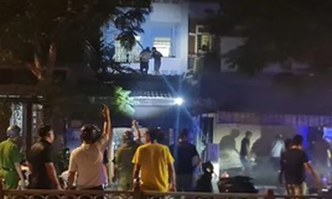 TP.HCM: Ngôi nhà 2 lớp cửa khóa chặt bốc cháy lúc nửa đêm, 6 người trong gia đình mắc kẹt