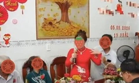 Đám cưới đang viral lúc này: Mẹ chú rể công khai đòi vàng mừng cưới mặc kệ người nhà can ngăn