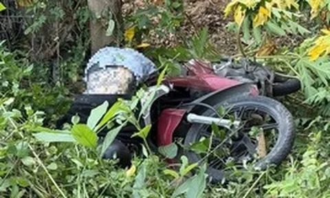 Vụ nam thanh niên chết bên xe máy ở Đà Nẵng: Công an tìm người biết thông tin