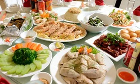 Nấu mâm cơm 10 món đãi khách mà mẹ chồng không ưng, tôi không hiểu bản thân sai cái gì
