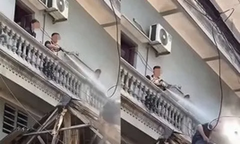 Ngôi nhà của người đàn ông xịt nước vào thợ xây bị cưỡng chế phá dỡ ban công, ô văng vi phạm