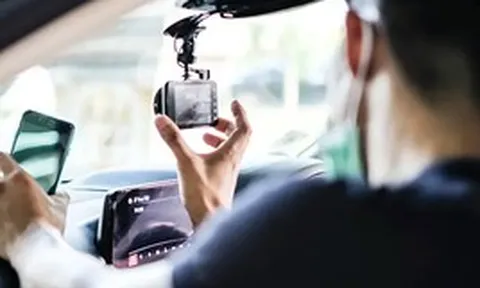 Chồng vừa đi làm về liền vội vã xóa sạch lịch sử hành trình ô tô, tôi khôi phục lại thì chết lặng trước địa chỉ hiện ra
