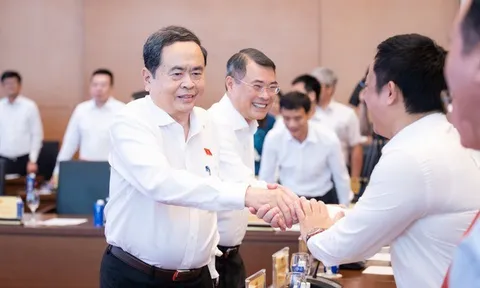 Thủ tướng Chính phủ và Chủ tịch Quốc hội gặp mặt lãnh đạo các cơ quan báo chí