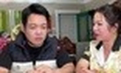 "Quang Lê sợ tôi lấy mất chén cơm nên không cho tôi làm ca sĩ"