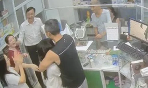 Video khoảnh khắc cả nhà vỡ òa khi con gái đỗ lớp 10 trường mơ ước