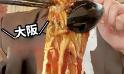 Ấn tượng với nhan sắc cô nàng ăn hơn 400 bát mì ramen siêu cay mỗi năm