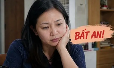 Tưởng con còn ngây thơ lắm, mẹ Hà Nội sốc khi thấy cuốn sổ đầy sticker trên giường con: Không chủ quan được!