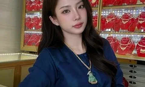 Cô chủ tiệm vàng "gây sốt" với nhan sắc đỉnh cao, chẳng thua kém gì bất cứ hot girl đình đám nào ở thời điểm hiện tại