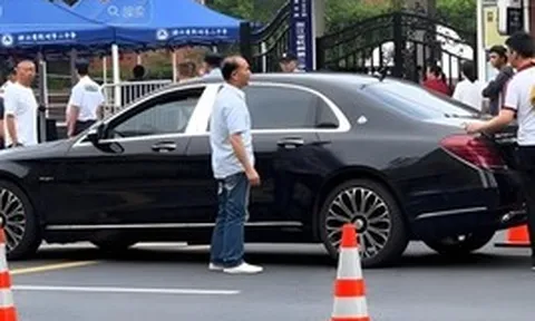 Nam sinh đi thi đại học bằng xe Maybach sau 2 năm giờ ra sao?
