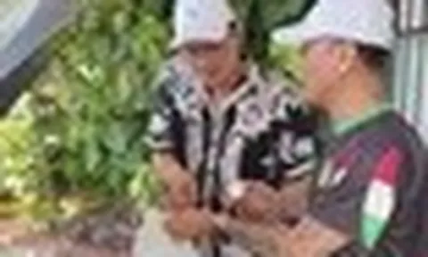 "Nghệ sĩ qua Mỹ là thế đó, phải tự làm hết, không ai phục vụ"