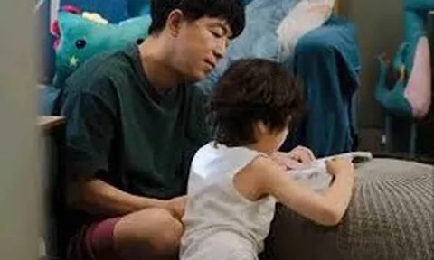 Con trai thi bị điểm thấp, phản ứng của người cha khiến hơn 40.000 người phải nhấn "like": Đây chính là ông bố mọi đứa con mong muốn