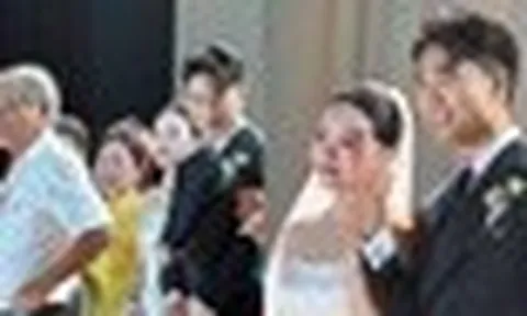 Lương Xuân Trường cưới nữ giám đốc, bầu Đức xúc động nhắc lại 15 năm "nuôi con thay bố"