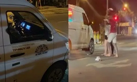 Truy tìm nhóm thanh niên chặn ô tô, đập vỡ kính sau mâu thuẫn giao thông