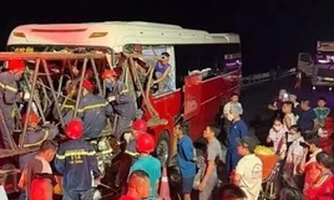 Nhiều người thương vong trong vụ tai nạn xe khách trên cao tốc: 'Chuyến du lịch dang dở...'