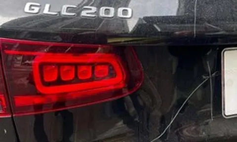 Vụ chiếc Mercedes bị đập gương, cào xước khi đỗ bên đường ở Hà Nội: Truy tố người phụ nữ 65 tuổi