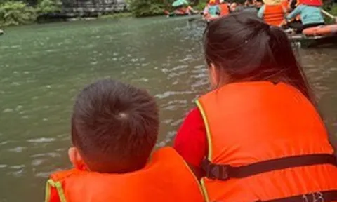 Muốn đưa bố mẹ đi du lịch hè, tôi bất lực khi vợ từ chối vì chê "khác nào đi hành xác", nhịn một tí khó thế sao?