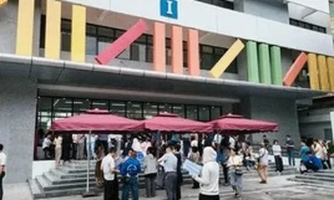 Trường THPT công lập đang khiến phụ huynh xếp hàng dài 3 hôm nay: Năm đầu thành lập, học sinh thi 18 điểm trở lên đủ điều kiện xét tuyển