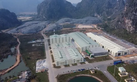 Dân kêu trời vì mùi hôi từ rác, đại diện nhà máy nói "chỉ thoang thoảng"