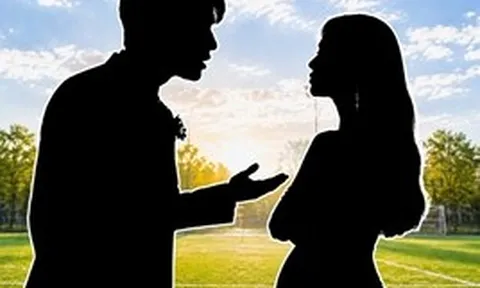 Đang ồn trên MXH: 1 cầu thủ 9X bị phanh phui "tòm tem" với nữ giáo viên, phản bội vợ mỹ nhân bầu bí