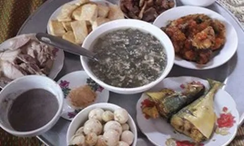 Yêu nhau 2 năm không sao, đến lúc sống chung nhìn mỗi lần bạn gái bê mâm cơm ra là tôi hốt hoảng, lo cho "giấc mơ" của mình