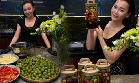 Phương Oanh tự tay làm sấu ngâm mắm ớt cực nịnh mắt, vừa khoe đã được hội chị em "cầm tay chỉ việc"